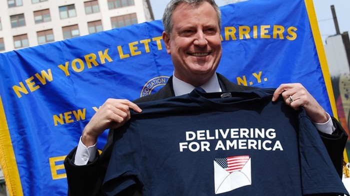 Мэр Нью-Йорка снялся с президентской гонки в США