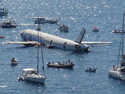 В Турции затопили Airbus A300 для привлечения туристов