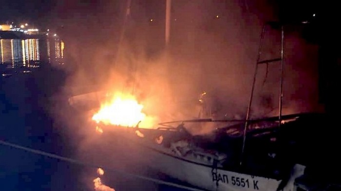 На причале в Одесской области сгорела яхта депутата — фото