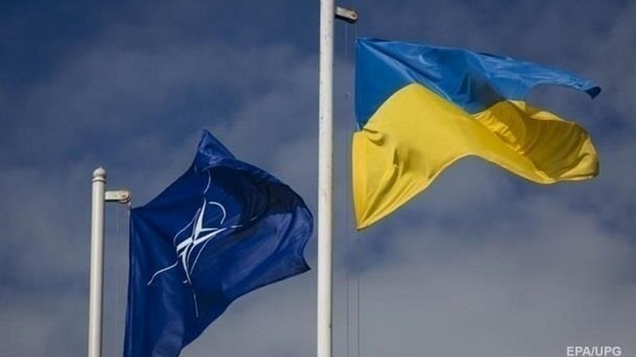 Совет НАТО начинает визит в Украину