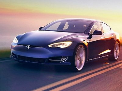 Tesla показала две новые версии электромобиля Model S