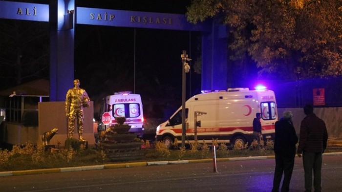 В Турции при взрывах на арсенале пострадали 17 человек