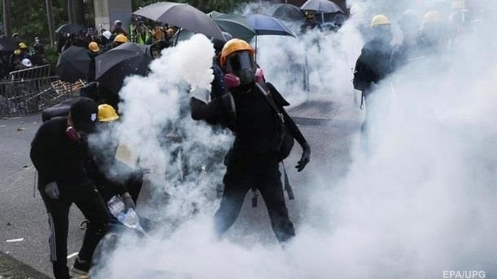 В Гонконге из-за протестов до конца семестра отменили занятия в ВУЗах
