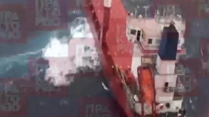 Кораблекрушение у берегов Греции: украинский экипаж спасен (видео)
