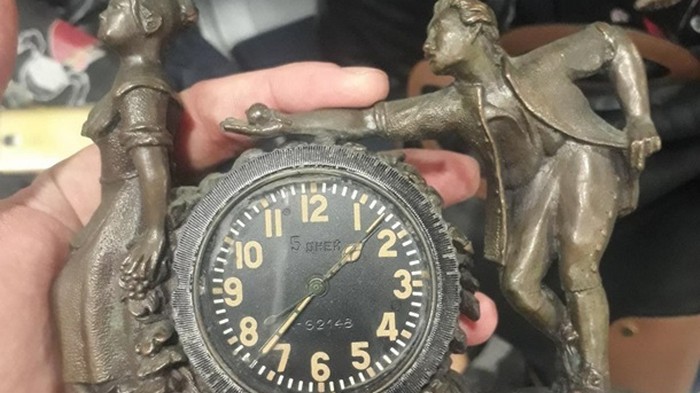 Пограничники обнаружили в багаже украинки радиоактивные часы