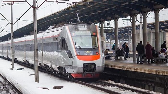 Новый год в поезде встретят 17 тысяч украинцев