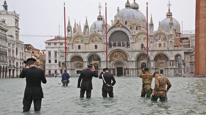 Наводнение в Венеции нанесло ущерб знаменитому собору Святого Марка