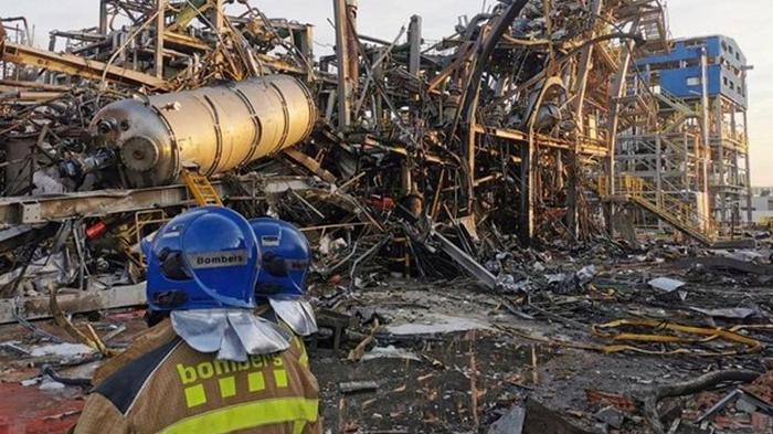 В Каталонии выросло число жертв взрыва на заводе