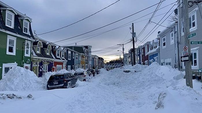 В Канаде выпало почти три метра снега (видео)