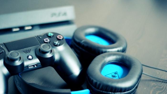 Sony раздает бесплатно три игры владельцам PlayStation 4