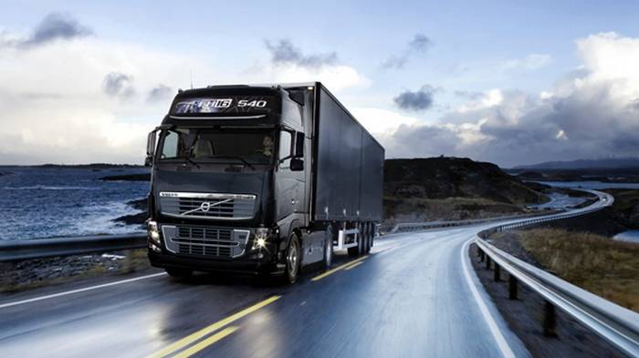 Преимущества обращения в транспортные компании для перевозки грузов