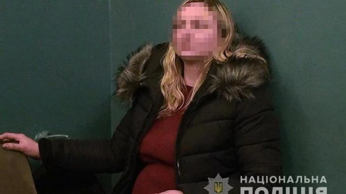 В Киевском метро женщина пыталась похитить ребенка (видео)