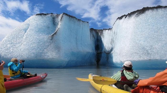 Гренландия будет продавать воду тающих ледников