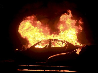 Под Львовом взорвался Mercedes: погибли трое человек (фото)