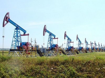 Цены на нефть продолжают расти на новостях их Турции