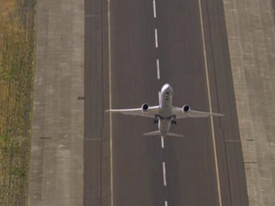 Boeing показал удивительный вертикальный взлет пассажирского самолета (видео)