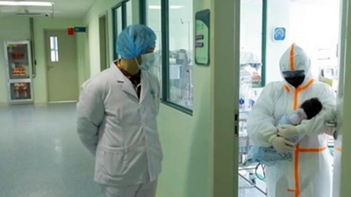 В Китае новорожденная выздоровела от коронавируса без лекарств