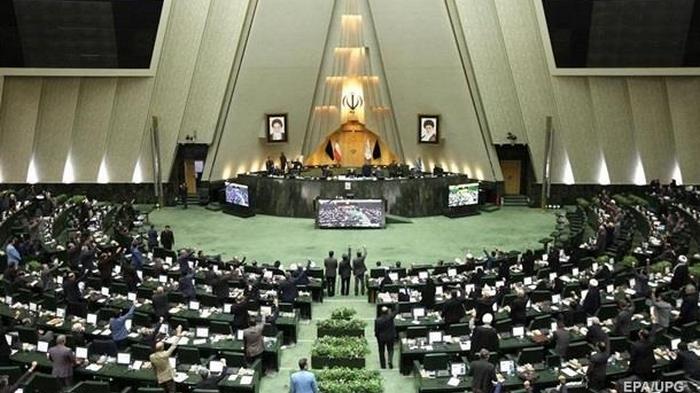 Парламент Ирана закрылся из-за вспышки коронавируса