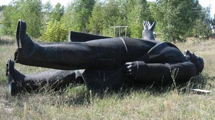 Памятник Ленину продали с аукциона на Черниговщине