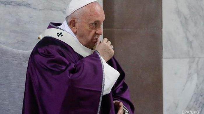 Папа Римский отменил участие в мероприятиях из-за простуды