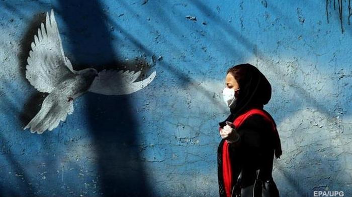 Борьба с коронавирусом: в Иране освободили 70 тысяч заключенных