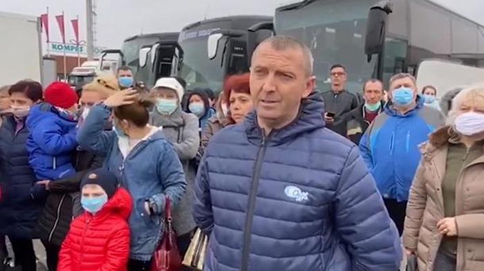 Словения разрешила проехать заблокированным на границе украинцам