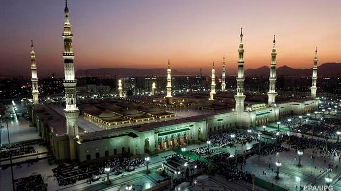 Впервые в истории: в Мекке и Медине закрыли две главные святыни ислама