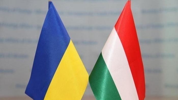 Венгрия не будет штрафовать украинцев за просроченные документы