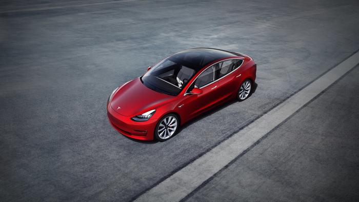Tesla Model 3 получила ревущий мотор от Lamborghini: видео
