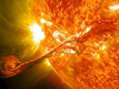 В NASA показали яркие вспышки на Солнце (видео)