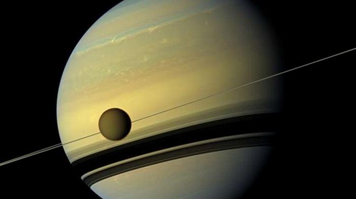 В NASA показали красочную атмосферу Сатурна