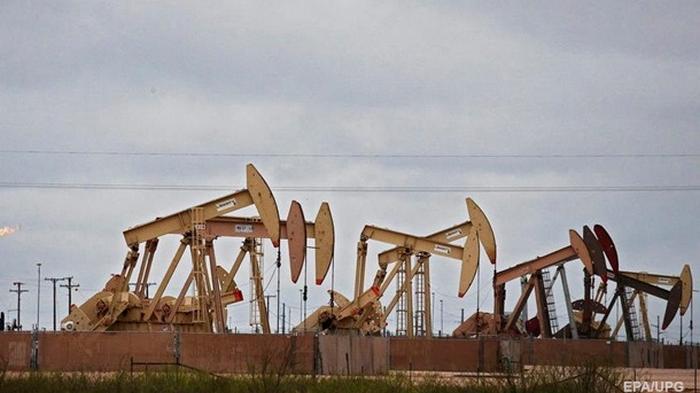 Американская нефть рекордно упала в цене