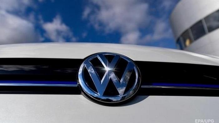 Volkswagen показал тизер обновленного Tiguan