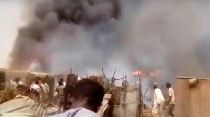 В Нигерии при пожаре в лагере для беженцев погибли 14 человек (видео)