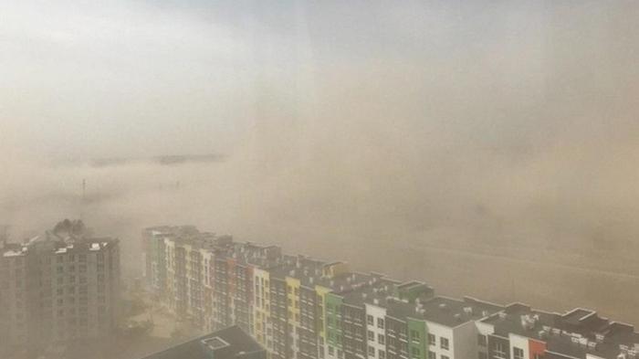 Экологи объяснили пылевую бурю в Киеве