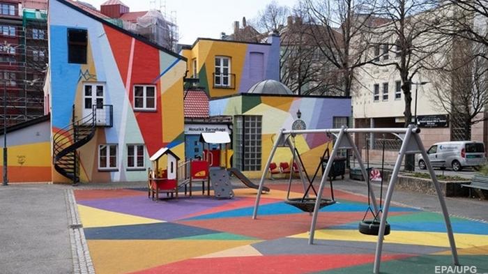 Норвегия открывает детские сады и разрешает поездки на дачу