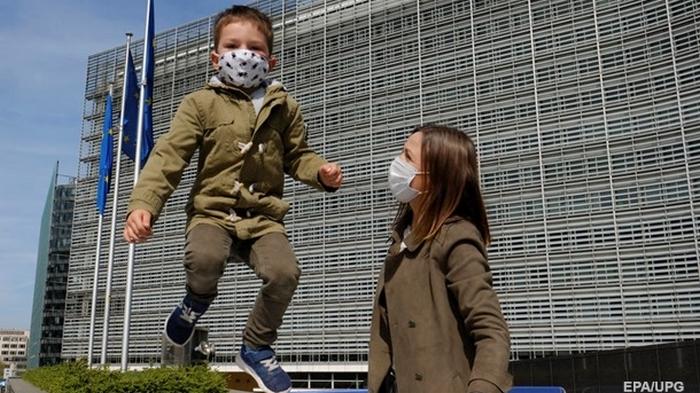 Жителям Бельгии передумали раздавать защитные маски