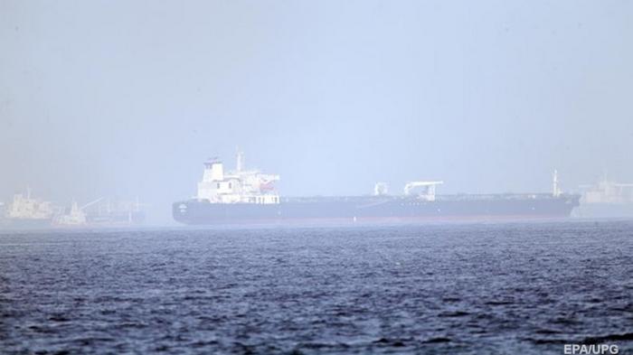 Возле Сингапура образовалась пробка из танкеров с нефтью