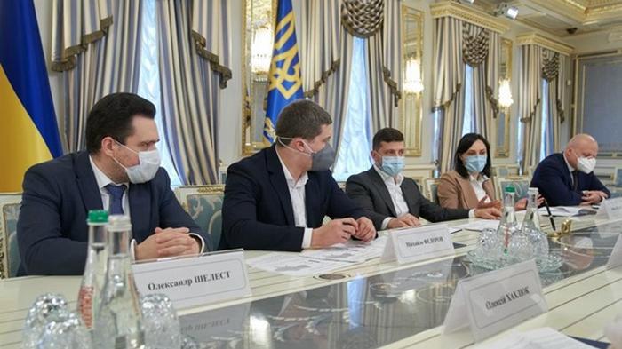 Зеленский обсудил интернет-покрытие в Украине с операторами связи
