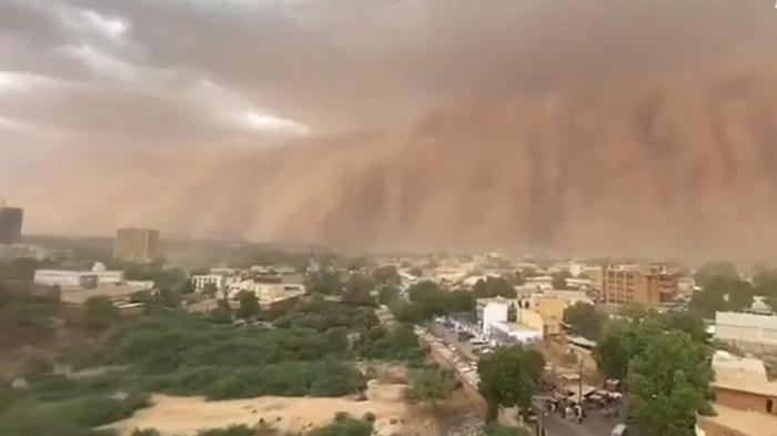 Столицу Нигера накрыла мощная песчаная буря (видео)