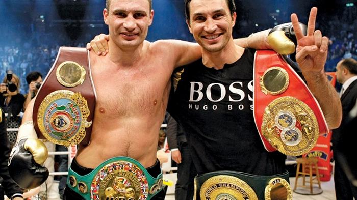 Братьям Кличко предложили вернуться в ринг и стать участниками боксерского турнира легенд