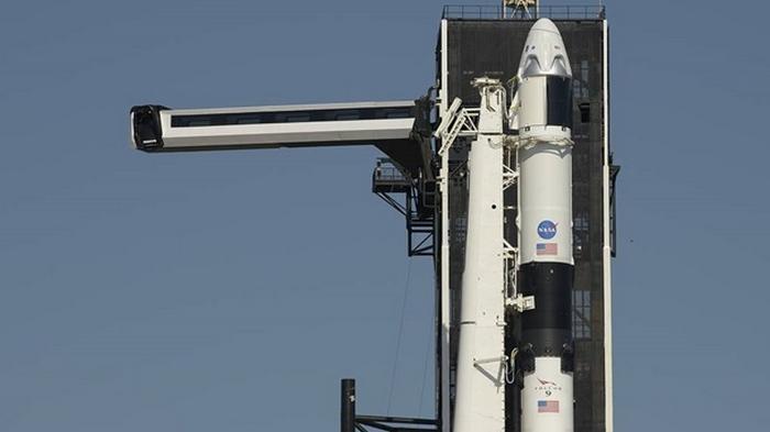 Выбраны первые три космических туриста для полета на корабле SpaceX