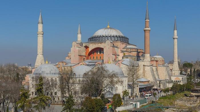 Эрдоган планирует переоборудовать собор Святой Софии в мечеть