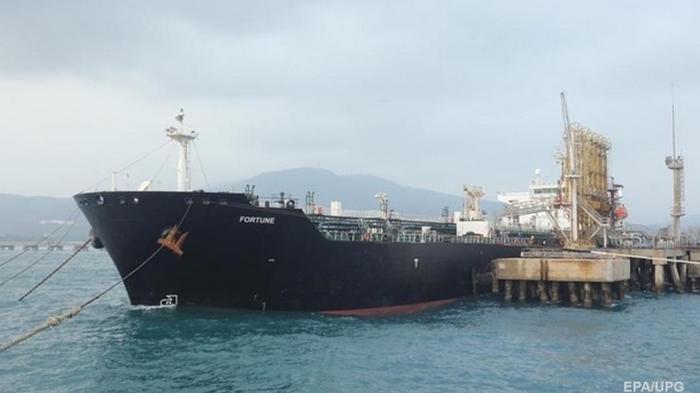 США могут наказать десятки танкеров за поставки в Венесуэлу − СМИ