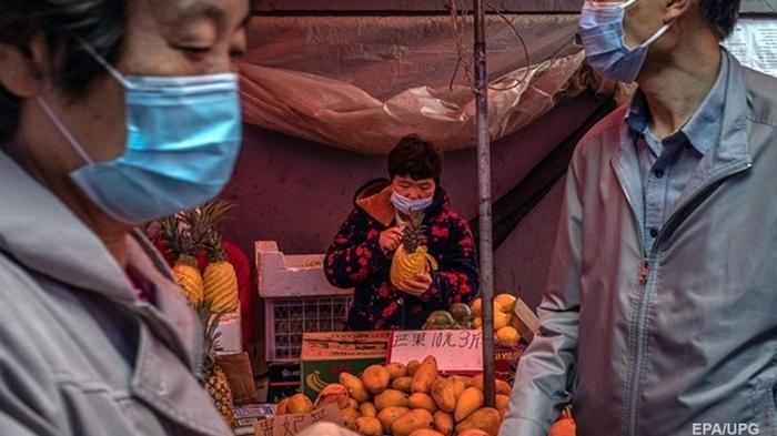 На рынке в Пекине выявили десятки носителей коронавируса