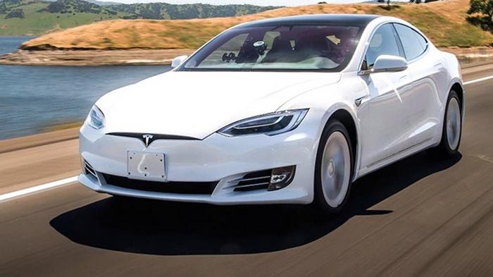 Tesla выпускает самые некачественные авто - эксперты