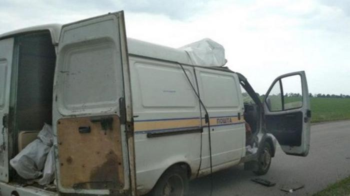 Полиция показала фото подрывателей автомобиля Укрпочты