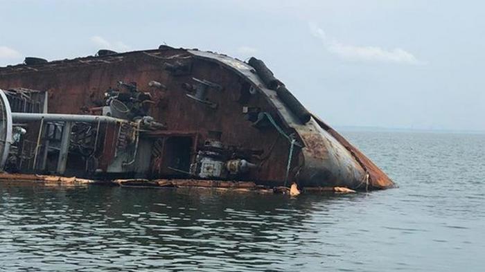 Экологи оценили загрязнение моря в Одессе из-за затонувшего танкера