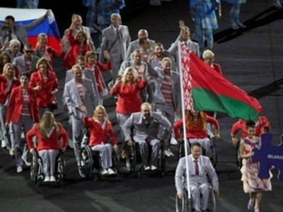 На Паралимпиаде участники с Белоруссии шли с флагом России