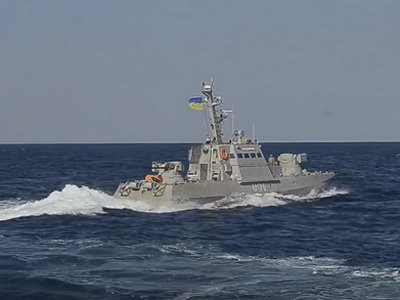 Украинские катера дали отпор российскому кораблю возле морской границы (видео)